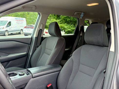 Used 2024 Nissan Rogue S AWD/4WD image 20
