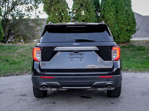 Used 2023 Ford Explorer XLT w/ Equipment Group 202A image 6