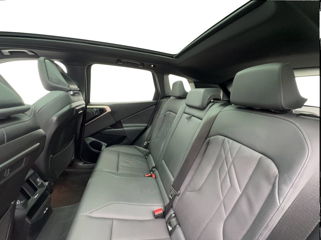 Used 2025 BMW X3 xDrive30i w/ Premium Package AWD/4WD image 25