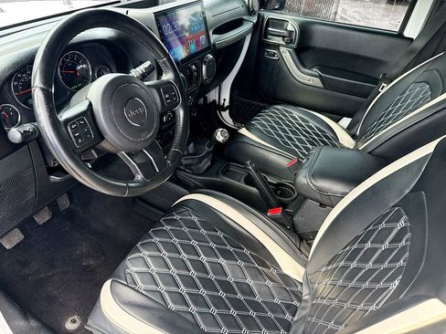 Used 2017 Jeep Wrangler Unlimited Sport image 25