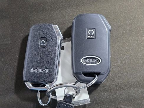 Used 2022 Kia Telluride S image 18