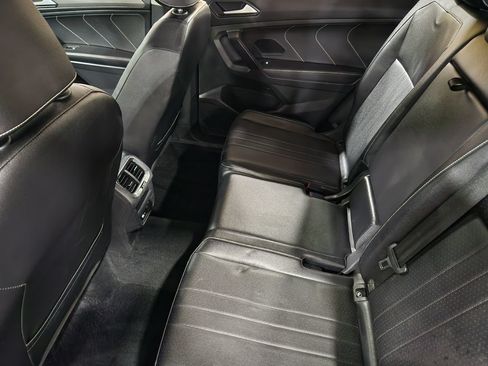 Used 2022 Volkswagen Tiguan SE FWD image 50