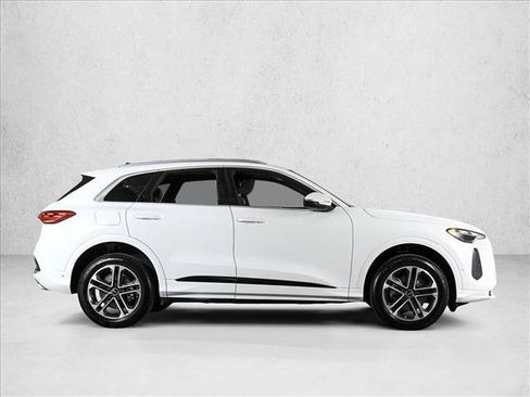 Certified 2025 Audi Q5 Premium w/ Convenience Package AWD/4WD image 4