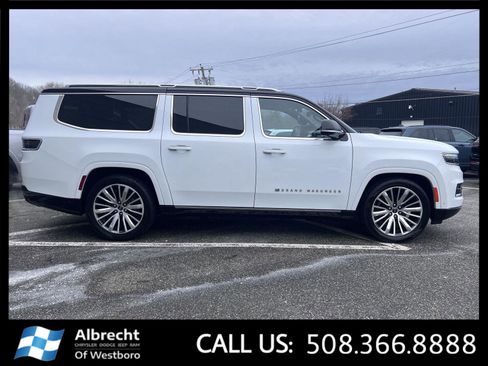 Used 2024 Jeep Grand Wagoneer L Series III AWD/4WD image 6