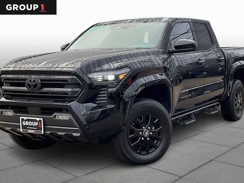 Used 2025 Toyota Tacoma SR5 image 1