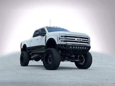 Used 2024 Ford F250 King Ranch AWD/4WD image 2
