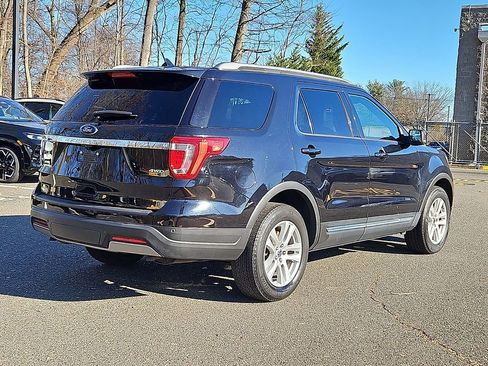 Used 2019 Ford Explorer XLT w/ Equipment Group 202A image 8