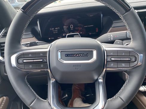 New 2026 GMC Acadia Denali Ultimate AWD/4WD image 17