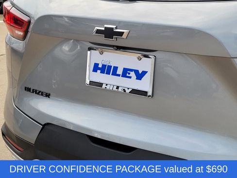 Used 2023 Chevrolet Blazer LT w/ Convenience Package FWD image 6