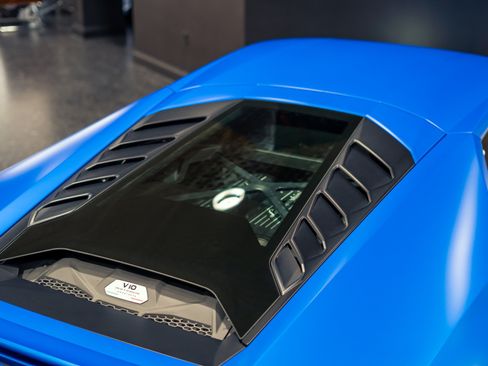 Used 2020 Lamborghini Huracan EVO RWD image 15