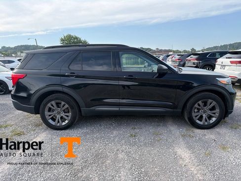 Used 2021 Ford Explorer XLT w/ Equipment Group 202A AWD/4WD image 6