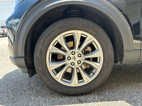 Certified 2023 Ford Explorer Limited AWD/4WD image 7