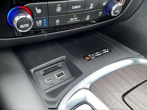 Used 2024 Buick Enclave Avenir w/ Avenir Technology Package AWD/4WD image 30