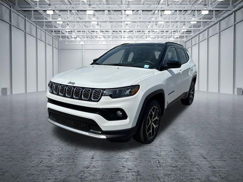 Used 2025 Jeep Compass Limited image 3