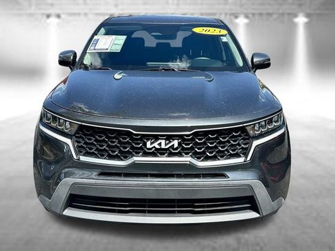 Used 2023 Kia Sorento LX FWD image 2