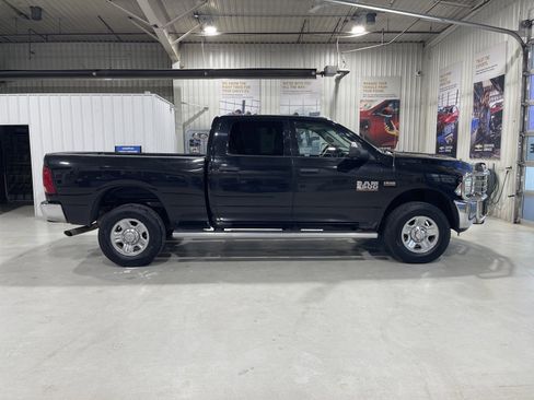 Used 2017 RAM 2500 Tradesman w/ Chrome Appearance Group AWD/4WD image 9
