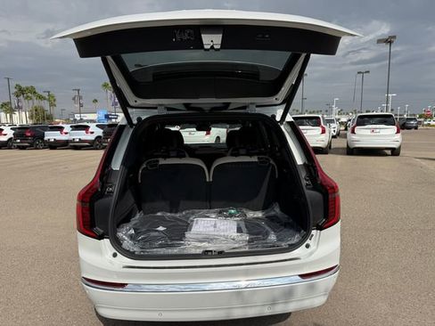 New 2026 Volvo XC90 B6 Plus w/ Protection Package Premier AWD/4WD image 14