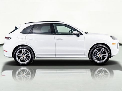 Used 2025 Porsche Cayenne image 5
