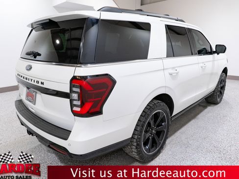 Used 2022 Ford Expedition Limited w/ Equipment Group 303A AWD/4WD image 5