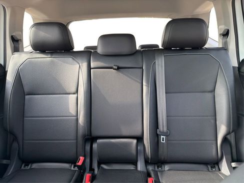 Used 2021 Volkswagen Tiguan SEL w/ 3-Row Tiguan MDO Package FWD image 16