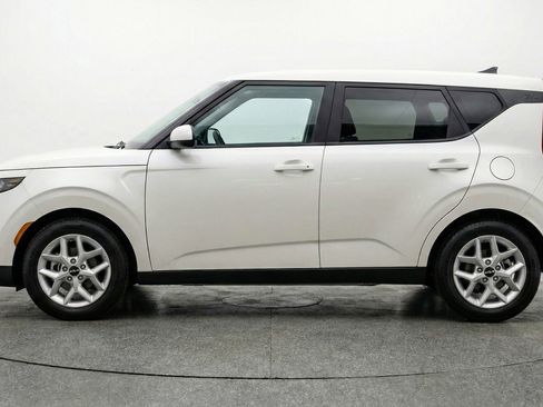 Used 2025 Kia Soul LX w/ LX Technology Package image 5