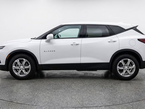 Used 2025 Chevrolet Blazer LT FWD image 5