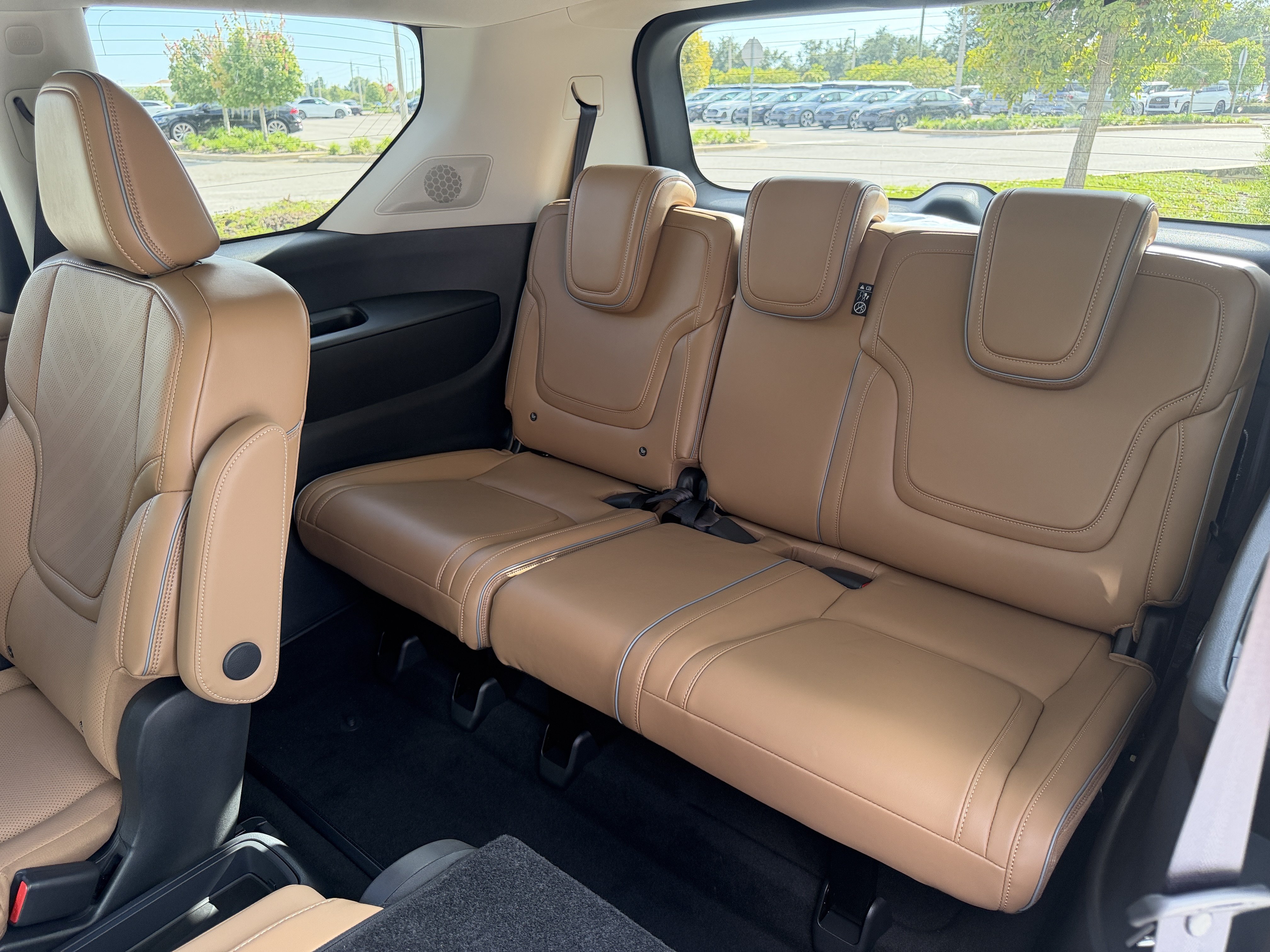 New 2027 INFINITI QX80 Luxe w/ Cargo Package RWD image 20