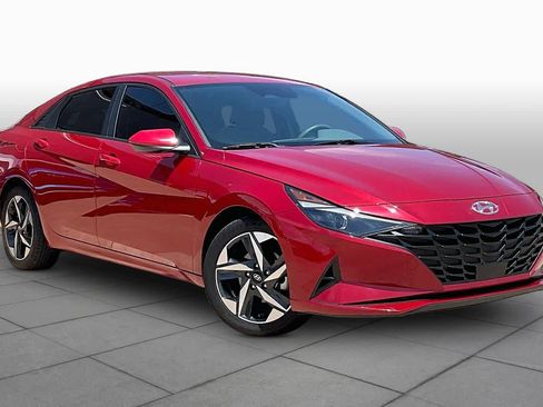 Used 2023 Hyundai Elantra SEL w/ Convenience Package FWD image 4