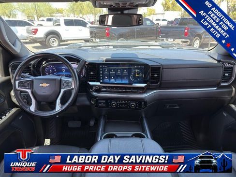Used 2024 Chevrolet Silverado 2500 LTZ w/ LTZ Convenience Package AWD/4WD image 34