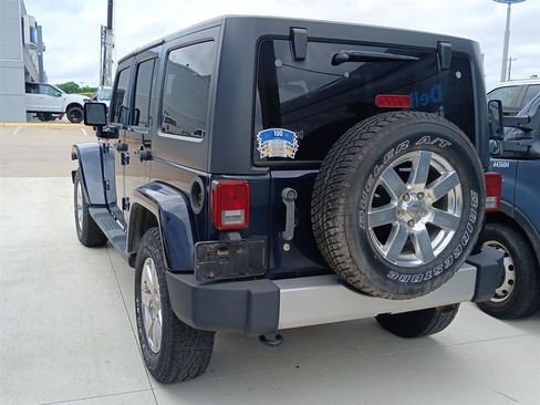 Used 2013 Jeep Wrangler Unlimited Sahara w/ Connectivity Group AWD/4WD image 7