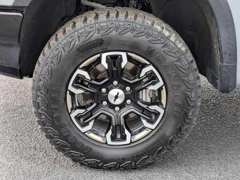 Used 2024 Chevrolet Silverado 1500 ZR2 w/ Technology Package image 10