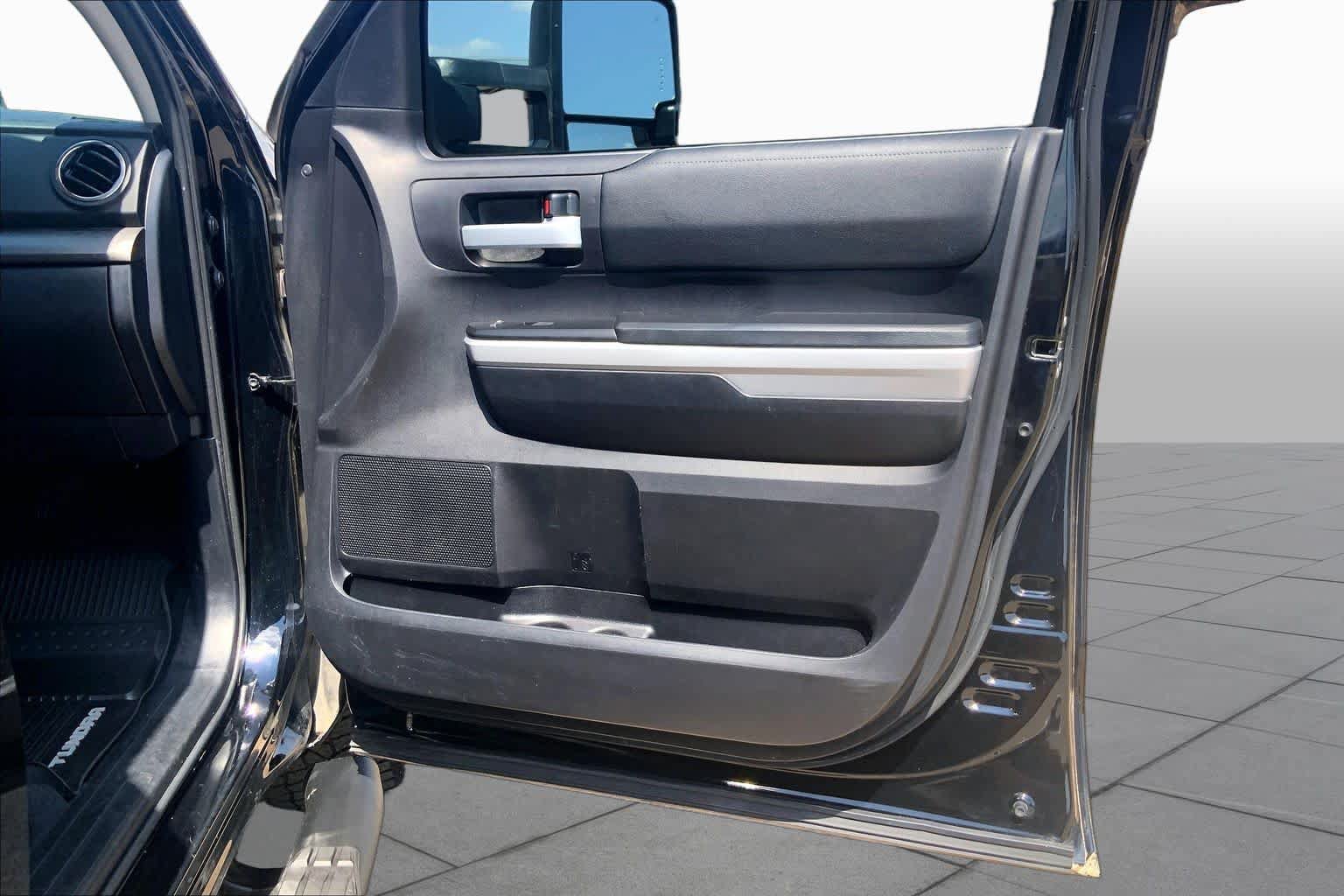 Used 2021 Toyota Tundra SR5 w/ SR5 Upgrade Package AWD/4WD image 22