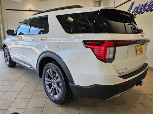 New 2025 Ford Explorer Active w/ Active Comfort Package image 3