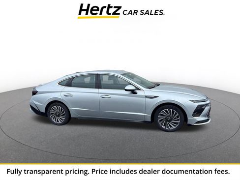 Used 2025 Hyundai Sonata SEL FWD image 1