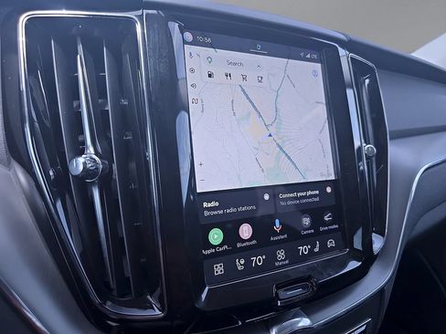 Certified 2025 Volvo XC60 B5 Core AWD/4WD image 32