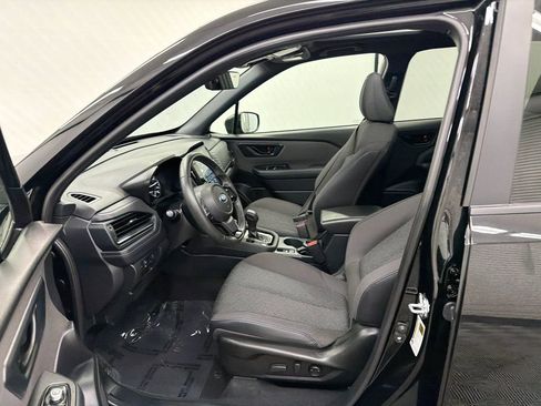 Used 2025 Subaru Forester Premium AWD/4WD image 9