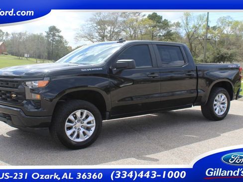 Used 2025 Chevrolet Silverado 1500 Custom AWD/4WD image 1