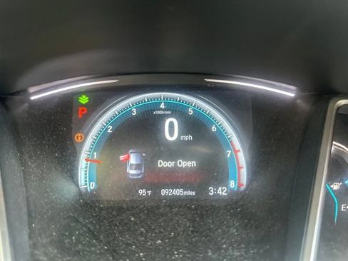 Used 2018 Honda Civic EX image 11