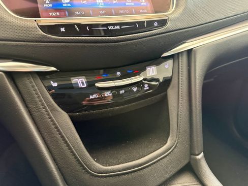 Used 2017 Cadillac XT5 Luxury FWD image 11