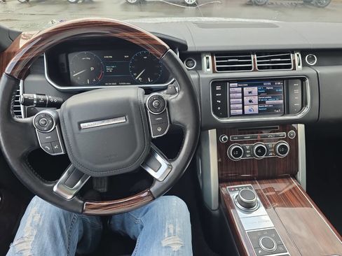 Used 2013 Land Rover Range Rover HSE image 32