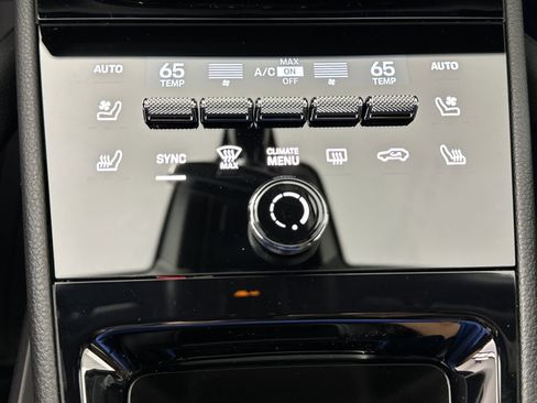 Certified 2025 Porsche Cayenne S image 21