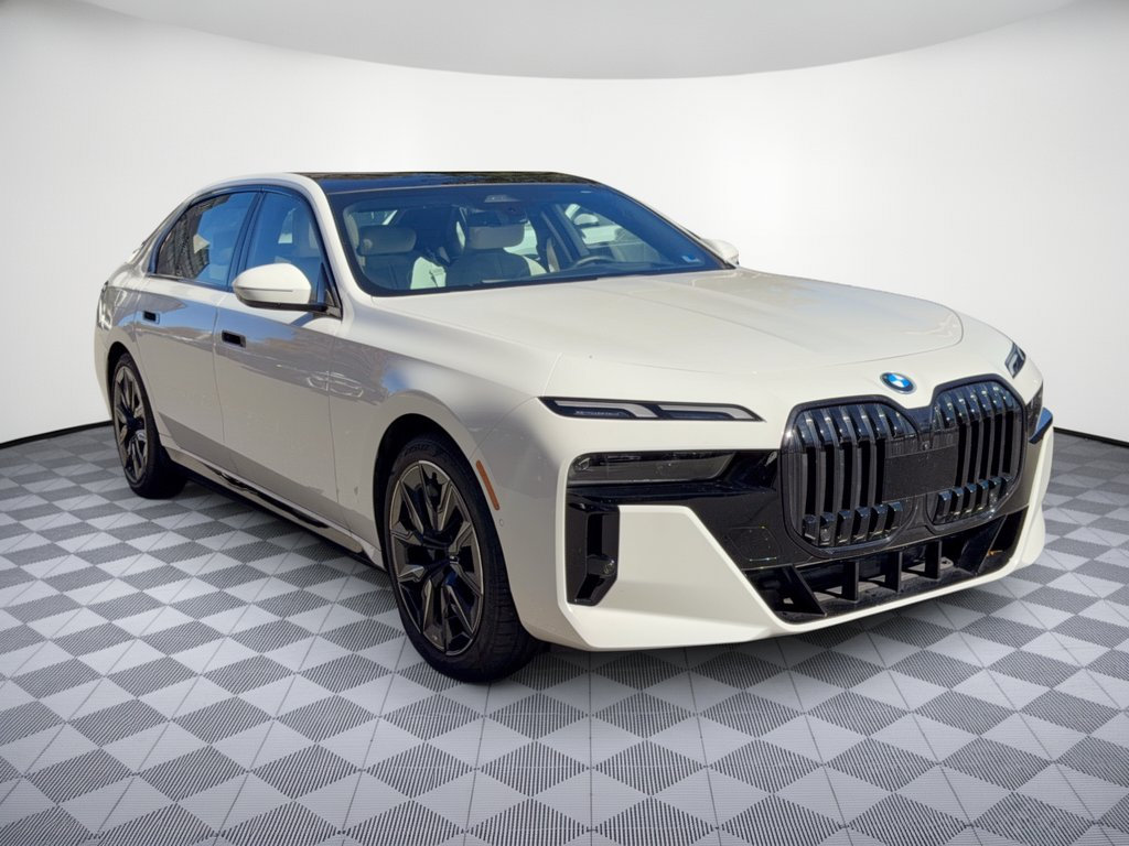 Used 2024 BMW i7 xDrive60 w/ Premium Package AWD/4WD image 7
