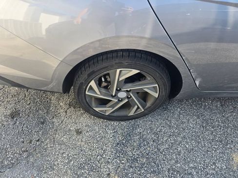 Used 2025 Hyundai Elantra SEL FWD image 8