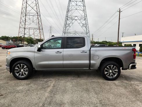 Used 2023 Chevrolet Silverado 1500 LT AWD/4WD image 4