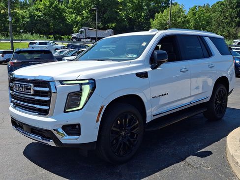 Used 2025 GMC Yukon Elevation w/ LPO, Yukon Black Package AWD/4WD image 3