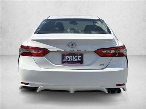 Used 2018 Toyota Camry SE FWD image 6
