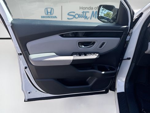 Certified 2025 Honda Pilot EX-L image 19