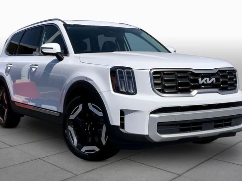 Used 2025 Kia Telluride S AWD/4WD image 3