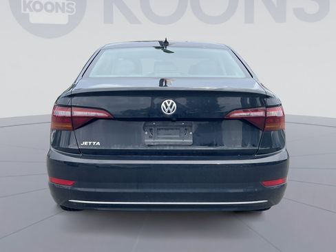 Used 2019 Volkswagen Jetta SE FWD image 2