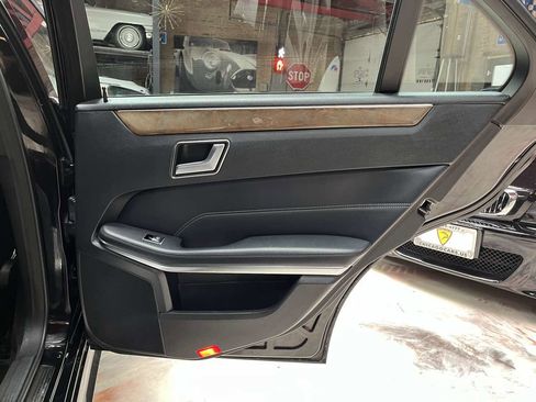 Used 2014 Mercedes-Benz E 250 BlueTEC 4MATIC Sedan image 29